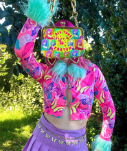 Load image into Gallery viewer, Bits and Bags Handmade I Beg your Parton Clutch.