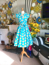 Load image into Gallery viewer, Lady Vintage Daisy Dress
