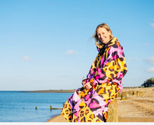 Load image into Gallery viewer, Ekosy Cheetarah Unisex Dry Robe
