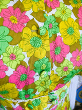 Load image into Gallery viewer, Vintage 1970s Floral Spring Dress