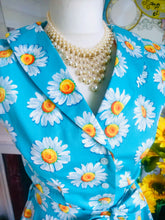 Load image into Gallery viewer, Lady Vintage Daisy Dress