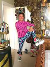 Load image into Gallery viewer, Bitcrush mint/Pink Element Karbon Leggings