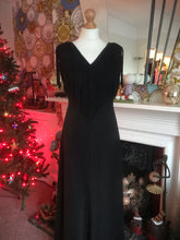 Load image into Gallery viewer, Vintage 1970s Classic Maxi Dress.