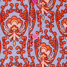 Load image into Gallery viewer, Wallpaper Flower Design Long sleeved Retro 70s Shirt in lilac-Blue
