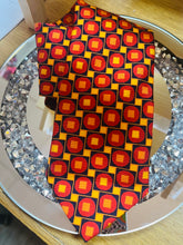 Load image into Gallery viewer, Austin Reed Vintage Silk Retro circles n squares Tie
