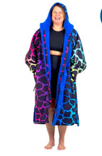 Load image into Gallery viewer, Ekosy Rainbow Giraffe Unisex Dry Robe
