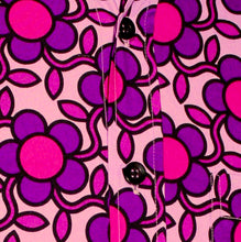 Load image into Gallery viewer, Flowergrid Design Long sleeved Retro 70s Shirt in Lilac-violet-black

