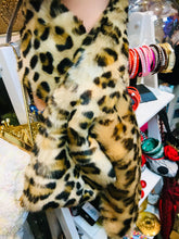 Load image into Gallery viewer, Leopard Faux Fur Scarf
