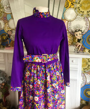 Load image into Gallery viewer, Vintage 1970s Maxi Dress
