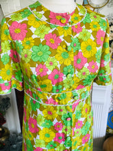 Load image into Gallery viewer, Vintage 1970s Floral Spring Dress
