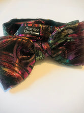 Load image into Gallery viewer, Vintage Bow Tie
