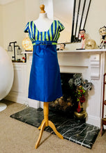 Load image into Gallery viewer, Vintage Silk Dress Size 10/12
