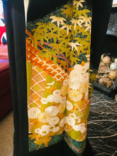 Load image into Gallery viewer, Vintage Japanese Crepe Silk Kimono
