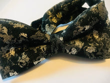 Load image into Gallery viewer, Vintage Bow Tie
