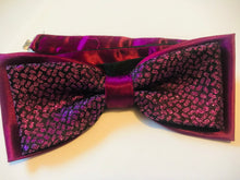 Load image into Gallery viewer, Vintage Purple Bow Tie
