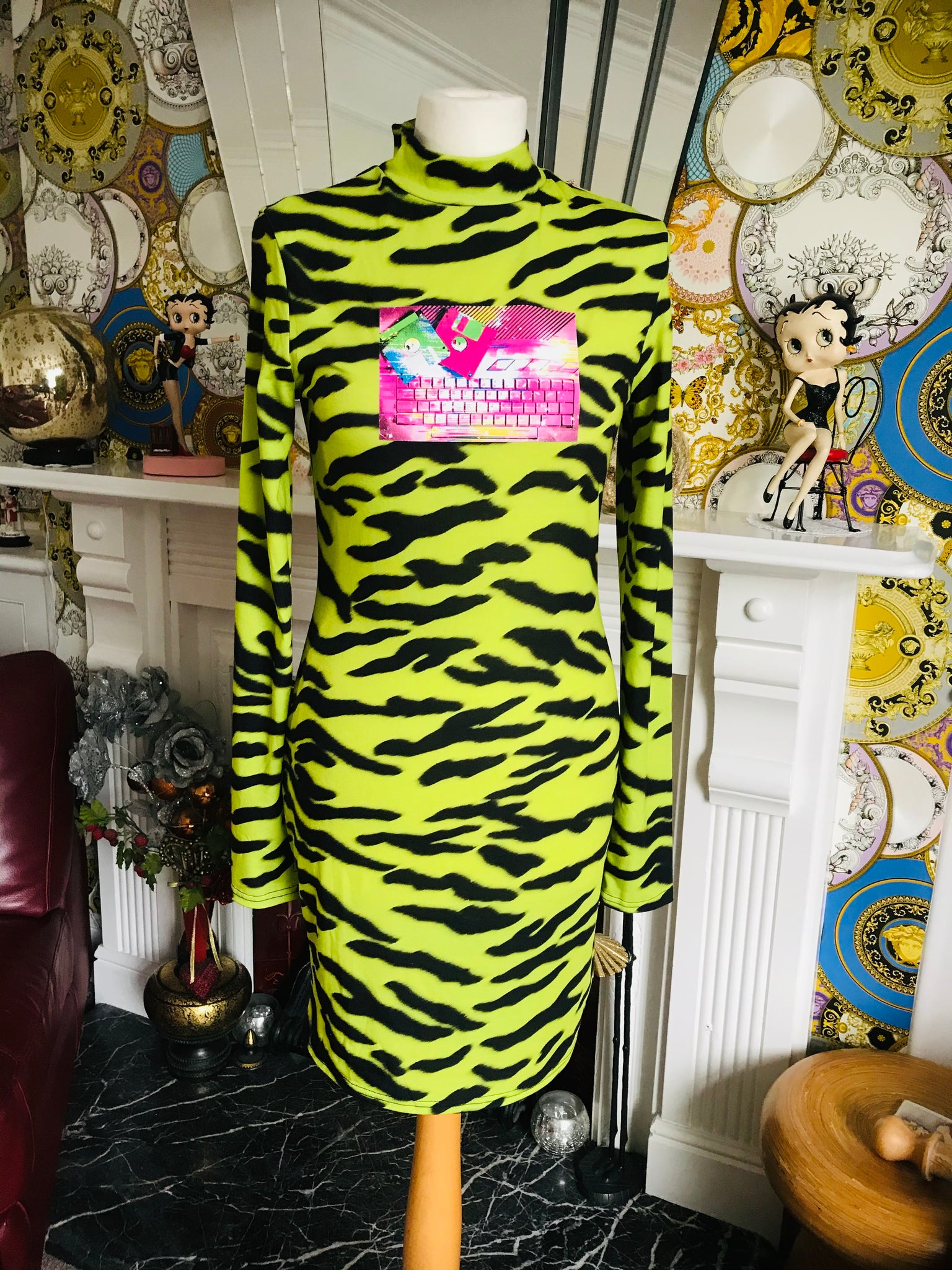 Funky Collusion Body Con Dress Quirky Bird Vintage & Retro Fashion Funky Collusion Body Con Dress Quirky Bird Vintage & Retro Fashion