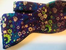 Load image into Gallery viewer, Brand New Silk Self Tie Bow Tie
